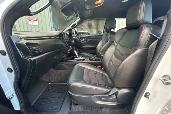 2023 Isuzu D-MAX RG X-TERRAIN Ute Image 14