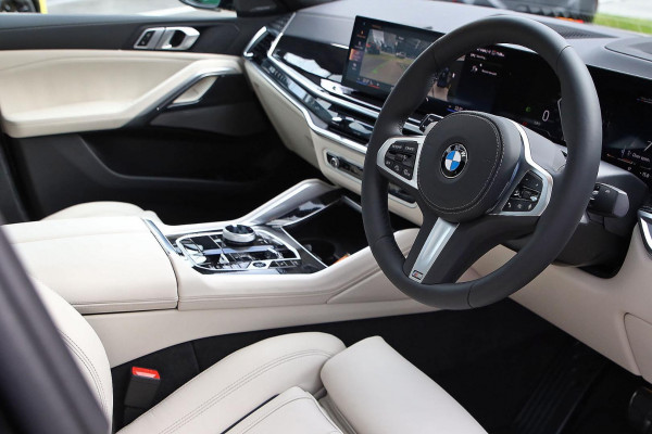 2026 BMW X6 G06 LCI xDrive30d M Sport SUV image 8
