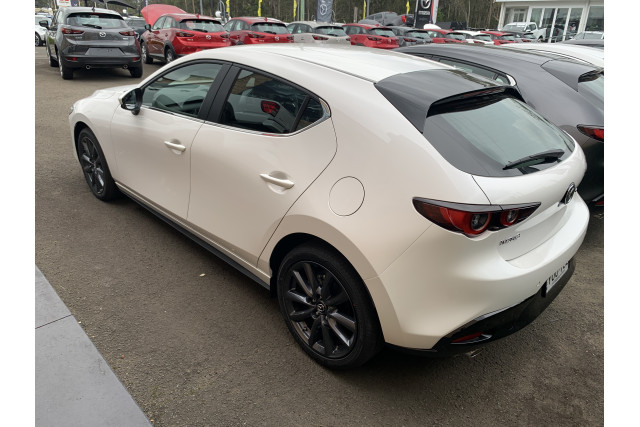 2024 Mazda 3 BP Series G20 Evolve Hatch Image 2