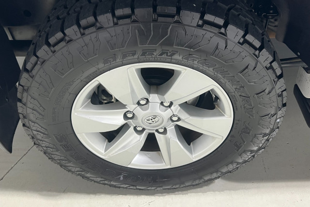 2021 Toyota LandCruiser Prado GDJ150R GXL SUV Image 25