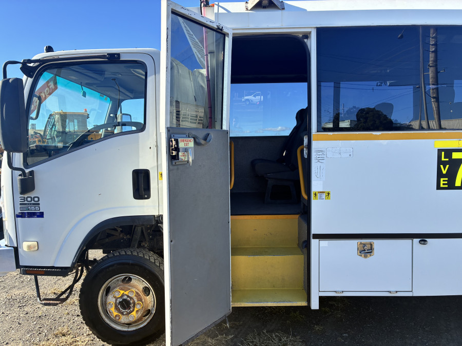2012 Isuzu Nps Mini Coach Image 7