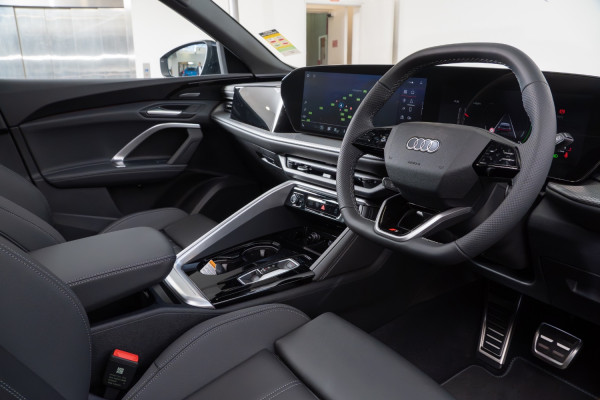 2026 Audi Q5 e-hybrid 270kW SUV image 7