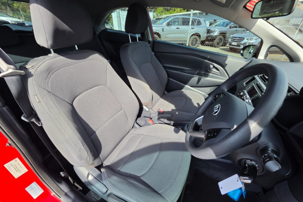 2013 Kia Rio UB S Hatch Image 24