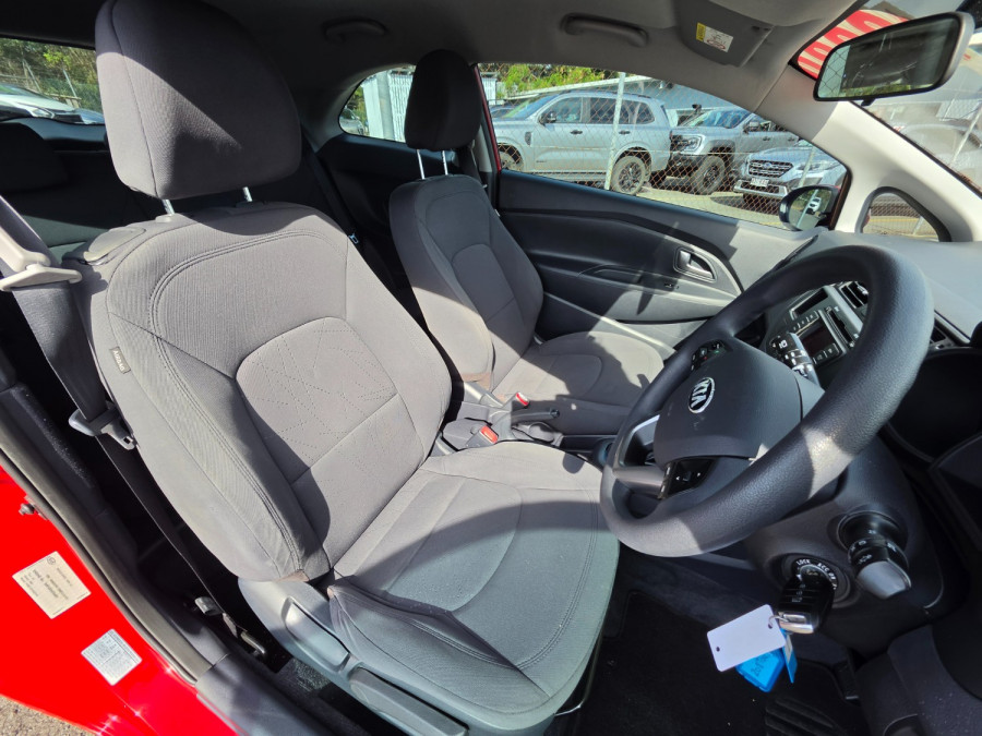 2013 Kia Rio UB S Hatch Image 24