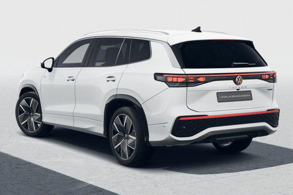 2025 MY26 Volkswagen Tayron R4 195TSI R-Line SUV Image 3