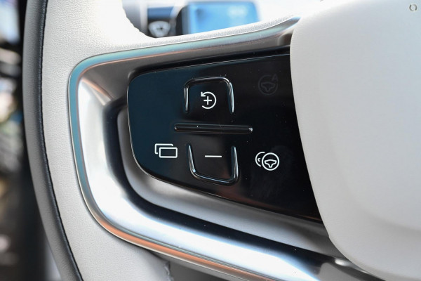 2025 Volvo EX90  Plus Twin Motor SUV Image 6