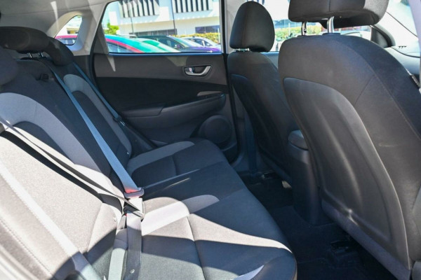 2020 Hyundai KONA OS.3 Active SUV Image 6