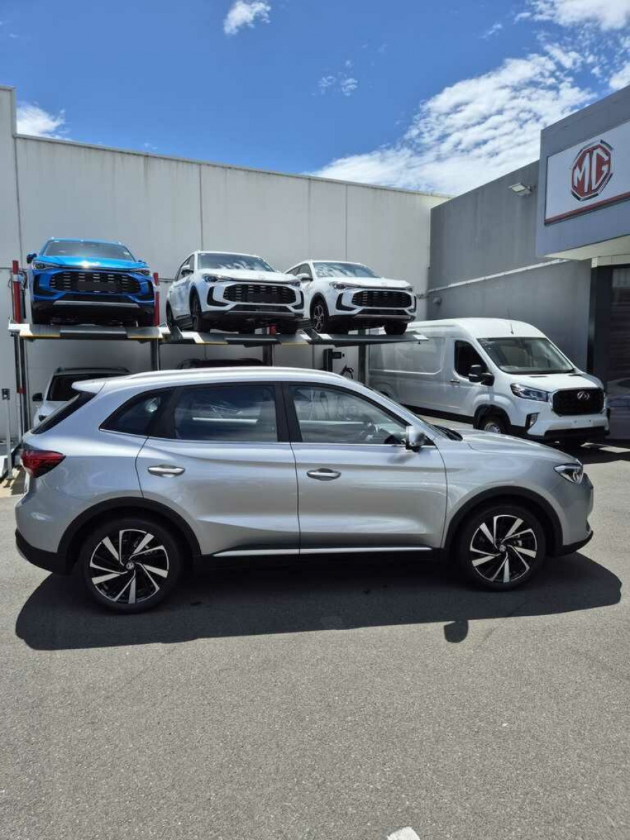 2025 MY25.5 MG ZS ZS32 Essence Hybrid+ SUV Image 6