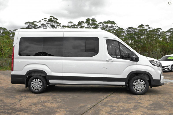 2024 LDV Deliver 9 12-Seat Bus