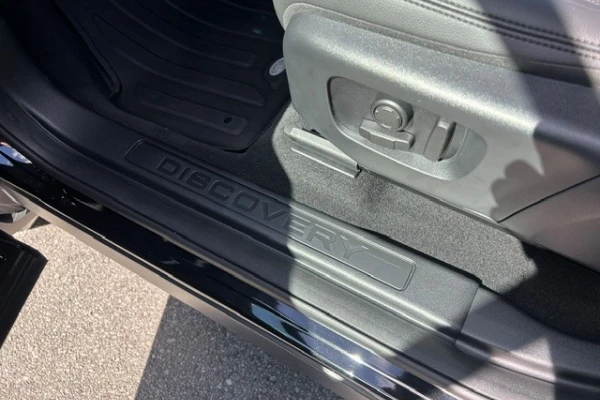 2025 MY25.5 Land Rover Discovery Sport L550 P200 S SUV Image 13