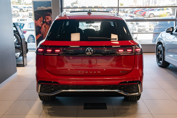 2026 Volkswagen Tiguan CT 195TSI R-Line SUV Image 4
