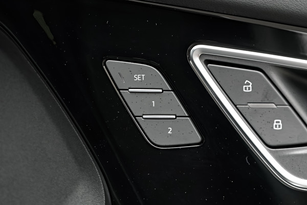 2025 MY24 Audi Q4 e-tron F4 45 SUV image 18