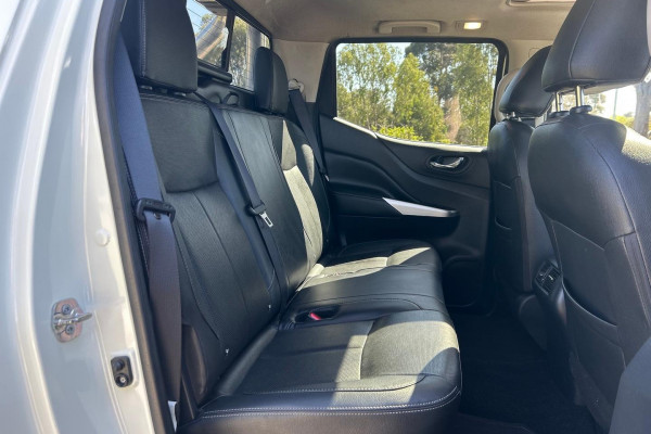 2019 Nissan Navara D23 Series 3 ST-X King Cab Pickup Image 31