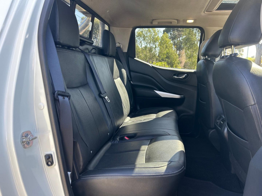 2019 Nissan Navara D23 Series 3 ST-X King Cab Pickup Image 31