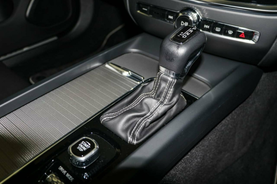 2019 MY20 Volvo S60 Z Series T5 R-Design Sedan Image 15