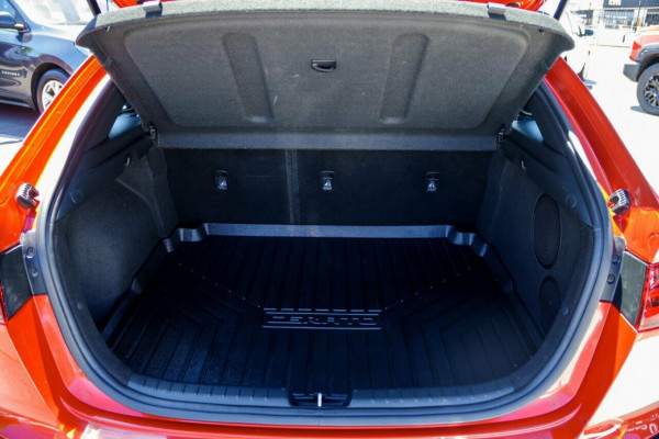 2021 MY22 Kia Cerato BD GT Hatch Image 8