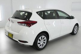 2017 Toyota Corolla ZRE182R Ascent Hatchback Image 2