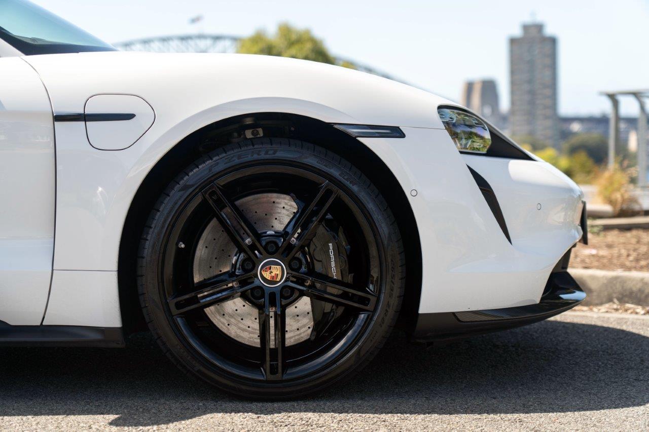 2020 Porsche Taycan Turbo S Coupe Image 6