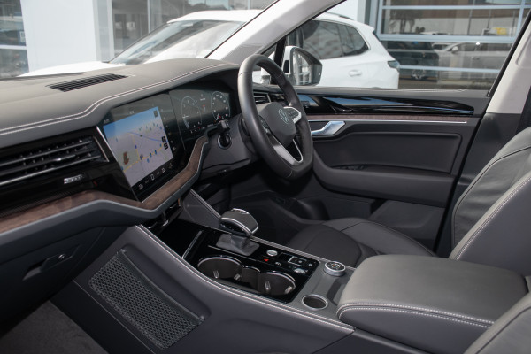 2025 Volkswagen Touareg RC 170TDI SUV image 8