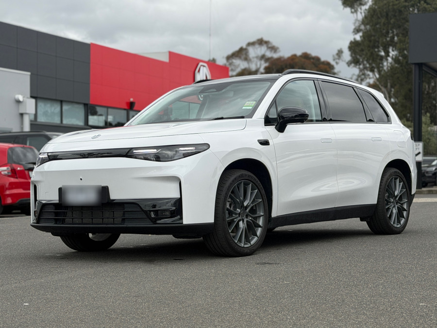 2025 Leapmotor C10 B11 REEV Ultra Hybrid Design Wagon Image 13