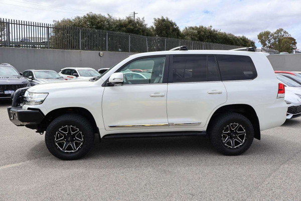 2016 Toyota LandCruiser VDJ200R Sahara SUV Image 6