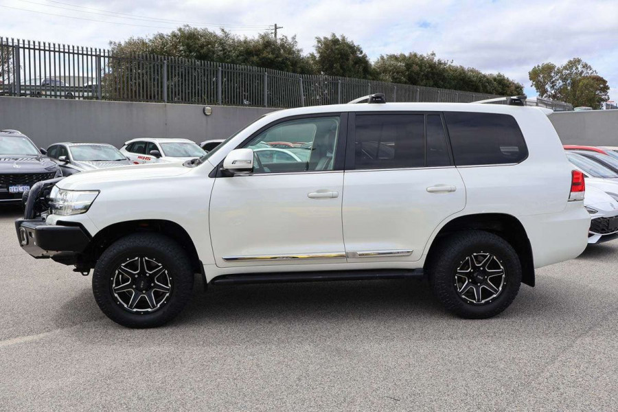 2016 Toyota LandCruiser VDJ200R Sahara SUV Image 6