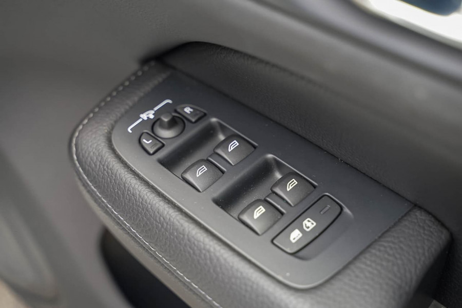 2019 MY20 Volvo V60 F-Series T5 Inscription Wagon Image 17