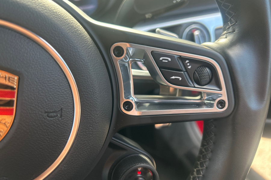  MY20 Porsche 718 982 Cayman Coupe Image 30