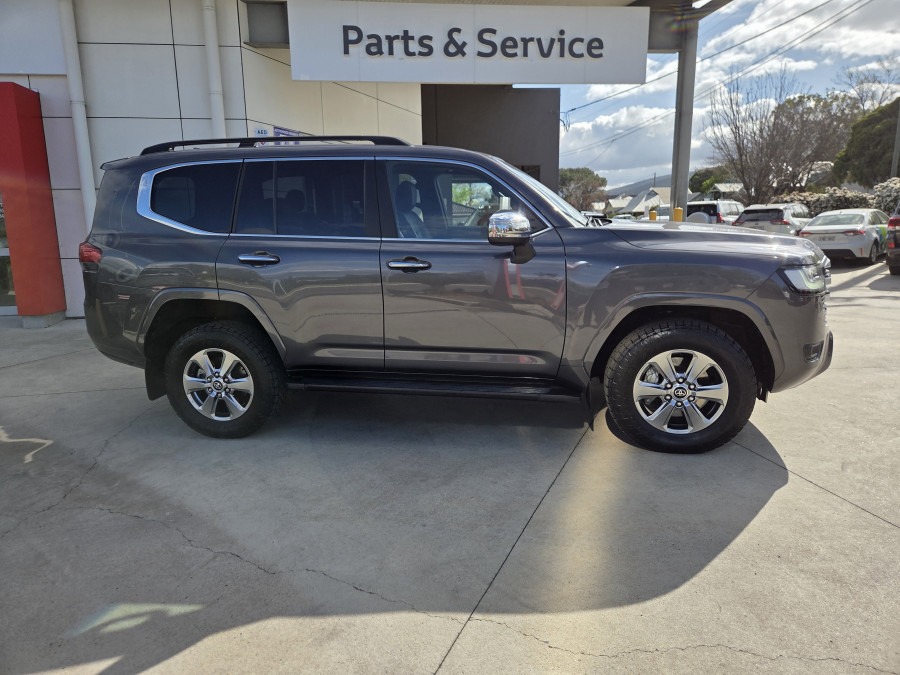 2023 MY24 Toyota LandCruiser FJA300R Sahara SUV Image 4