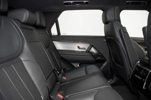 2025 Land Rover Range Rover Sport L461 D250 Dynamic SE SUV Image 3