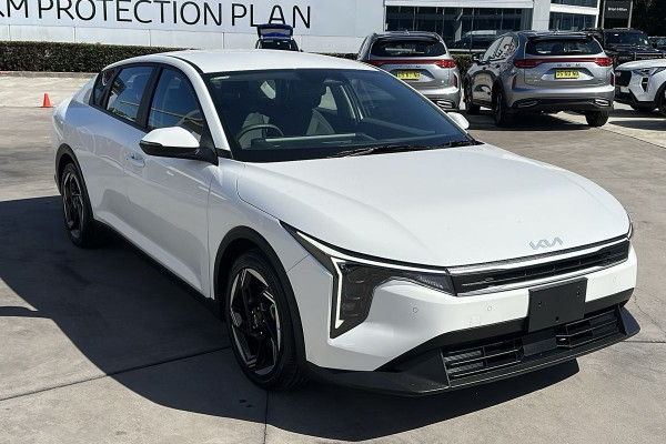 2025 Kia K4 CL4m Sport Sedan Image 2