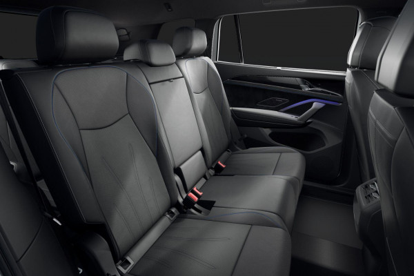 2025 MY26 Volkswagen Tayron R4 195TSI R-Line SUV Image 9
