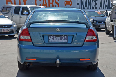 2005 Holden Commodore VZ Executive Sedan Image 4