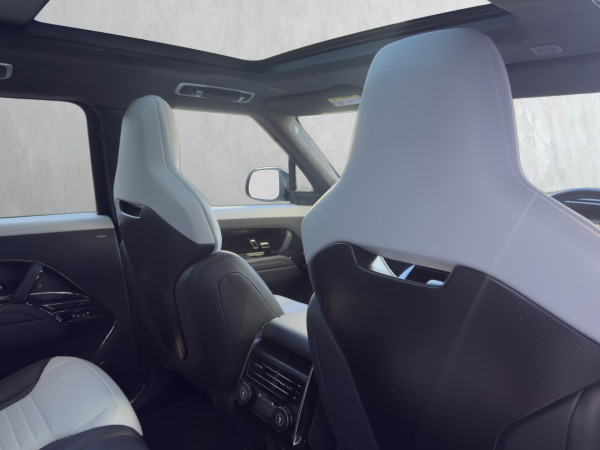 2025 Land Rover Range Rover Sport L461 P635 SV SUV image 28