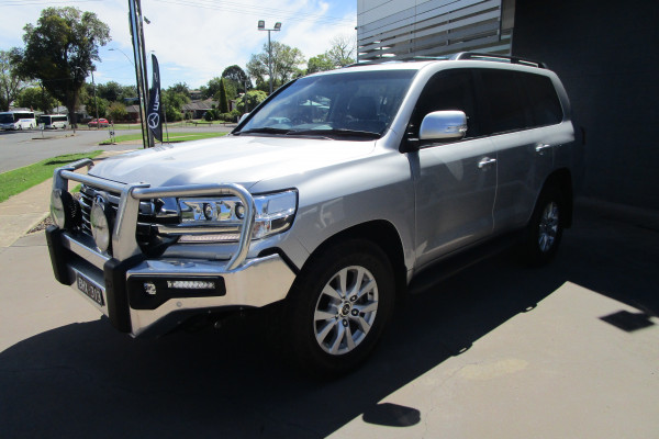 2020 Toyota LandCruiser VDJ200R VX SUV Image 3