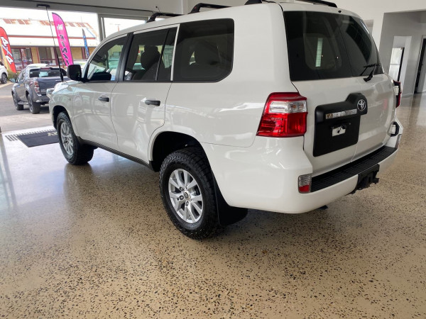 2019 Toyota Landcruiser VDJ200R GX Suv Image 5