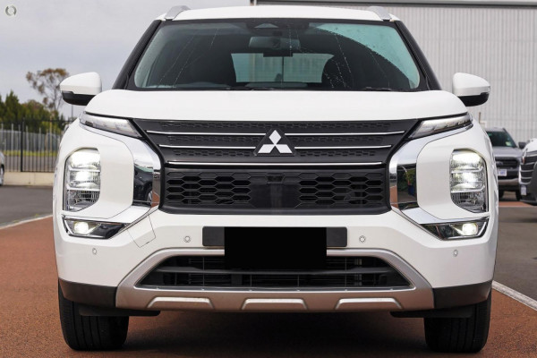 2025 MY24 Mitsubishi Outlander ZM LS SUV Image 2