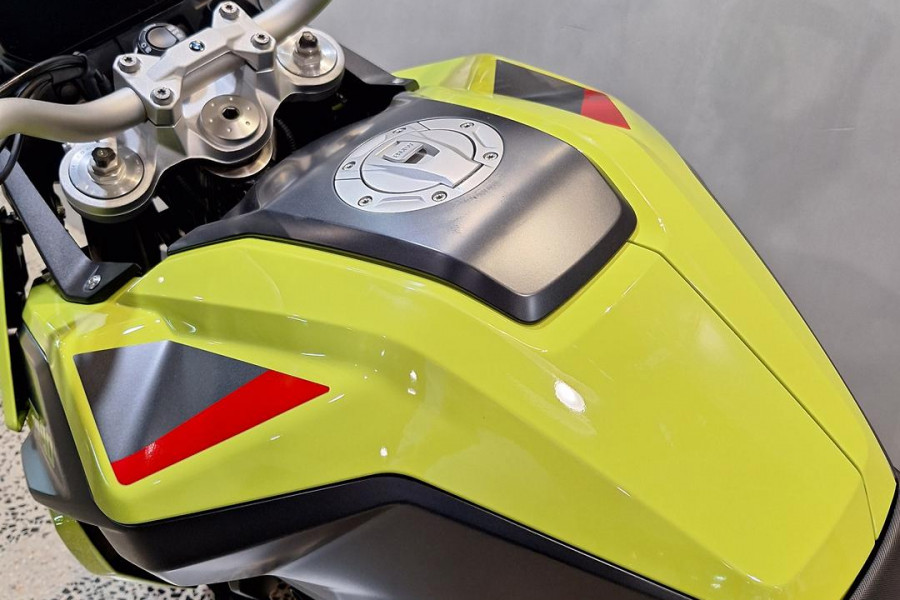 2025 BMW F 900 GS F 900
