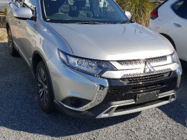 Mitsubishi Outlander ES ZL