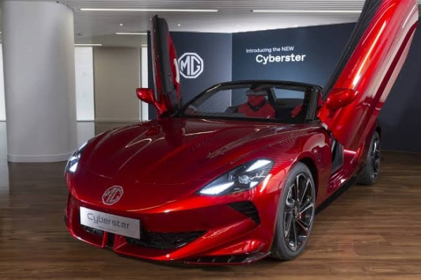 2025 MG Cyberster Convertible