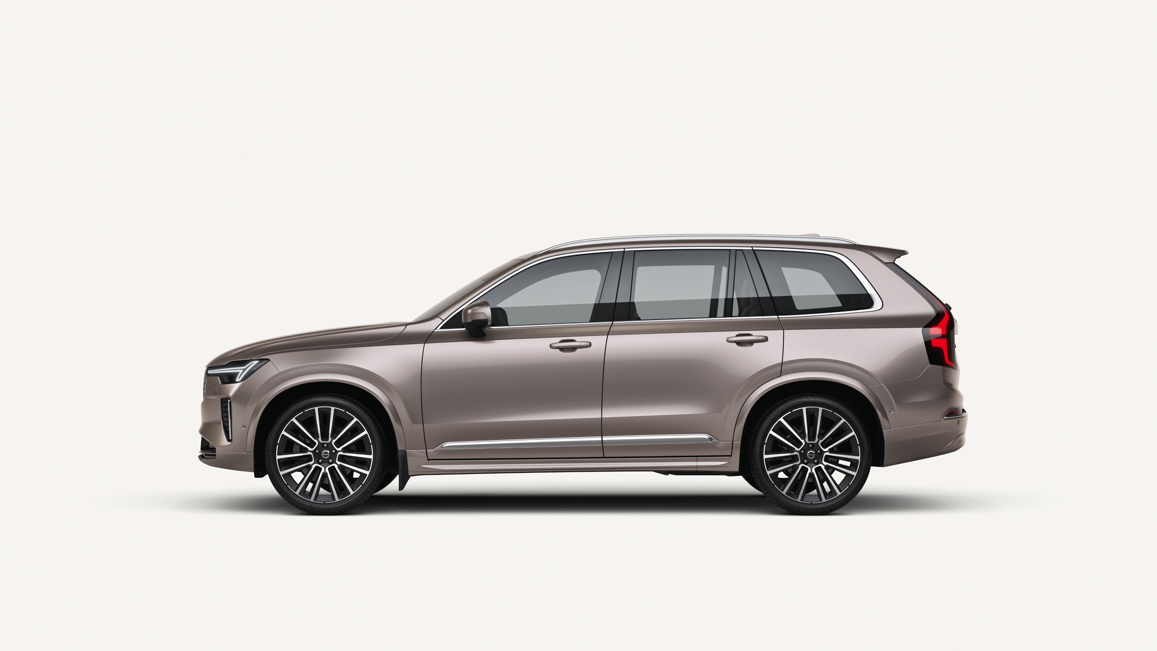 Large mild hybrid SUV Image