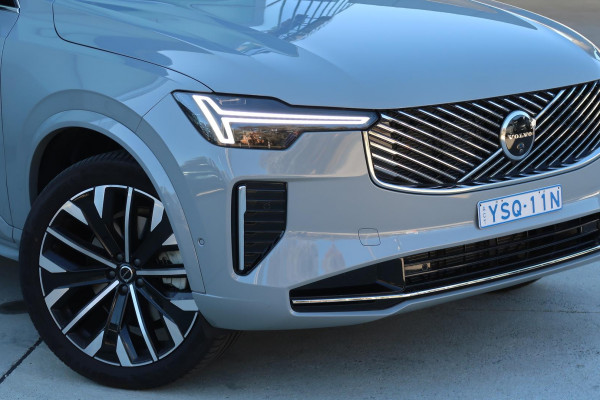 2025 Volvo XC90 L Series Ultra B5 Bright SUV Image 11