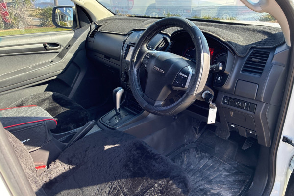 2018 Isuzu D-MAX TF SX High Ride Ute Image 3