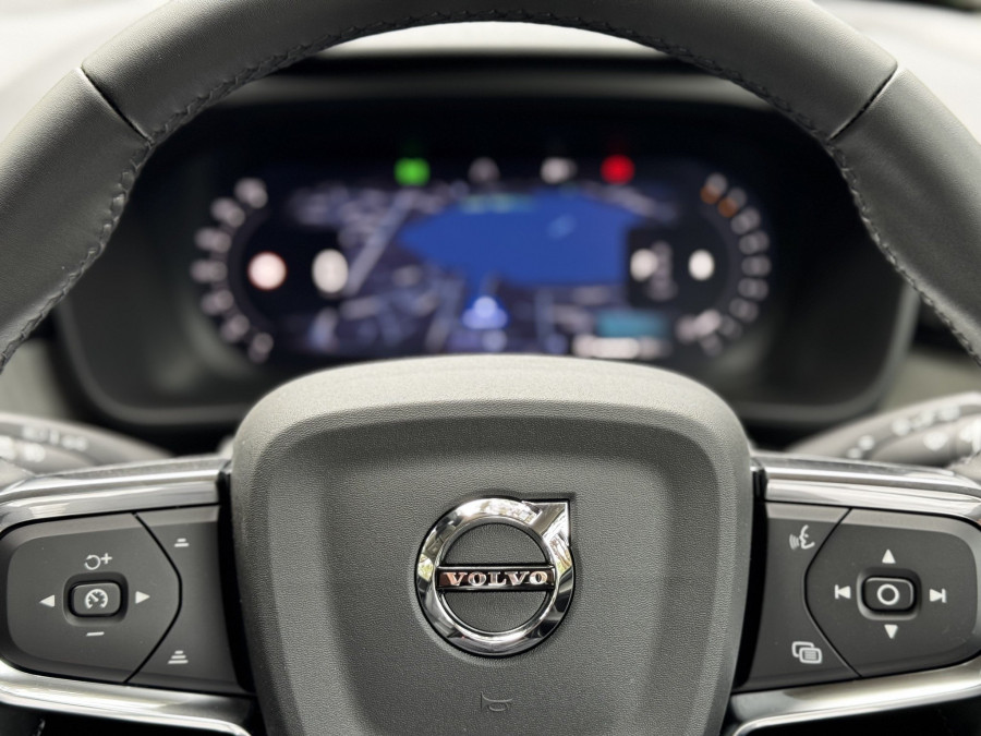 2025 Volvo XC40 XZ Plus B4 SUV Image 14