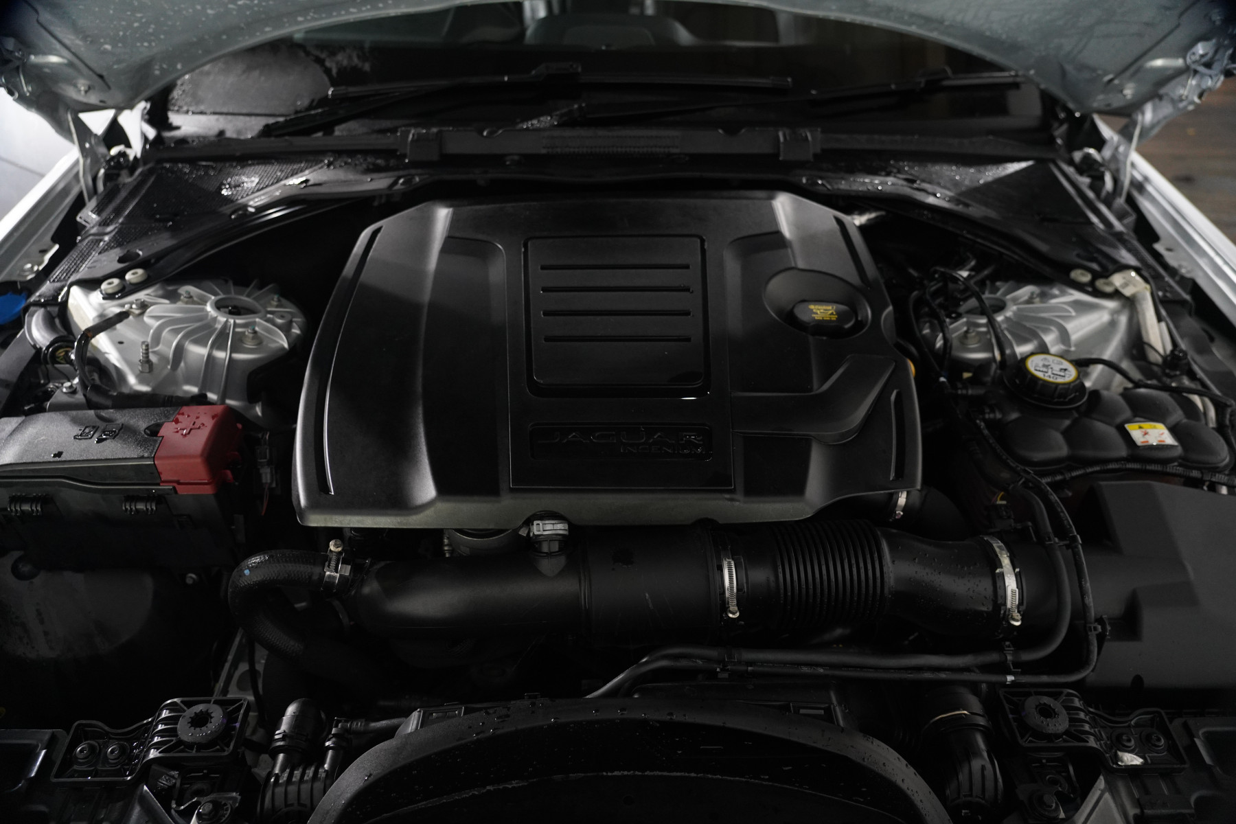 2019 Jaguar Xe P300 R-Dynamic Se (221kw) Sedan Image 30