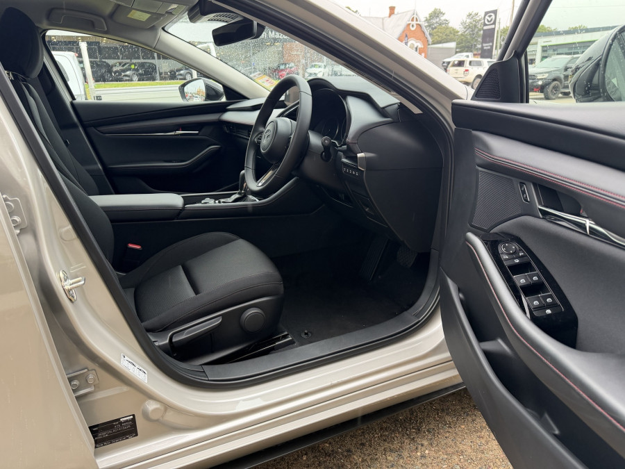 2026 MY25 Mazda 3 BP Series G25 Evolve SP Sedan Image 17