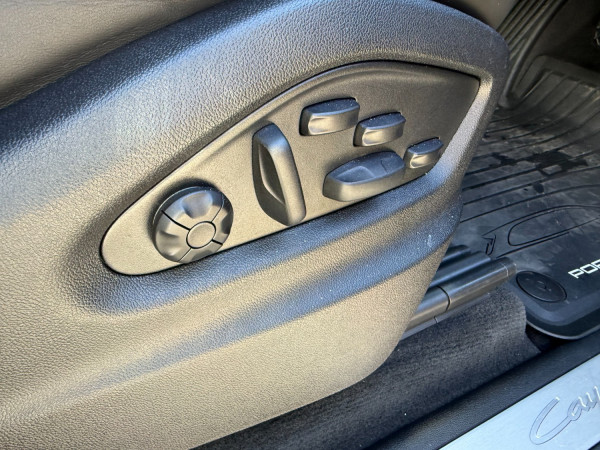 2024 Porsche Cayenne SUV image 15