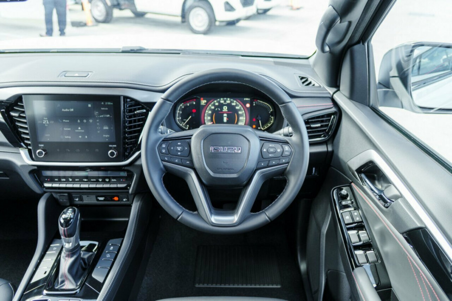 2026 MY25.5 Isuzu MU-X RJ X-TERRAIN SUV Image 13