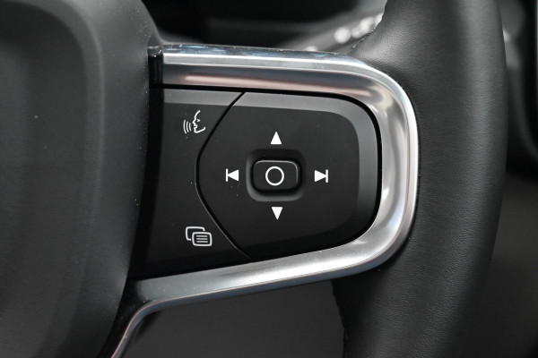 2024 MY25 Volvo XC40 XZ Ultra B4 Bright SUV Image 20