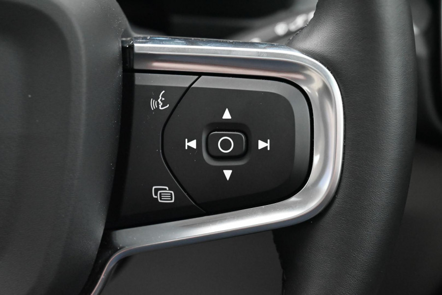 2024 MY25 Volvo XC40 XZ Ultra B4 Bright SUV Image 20